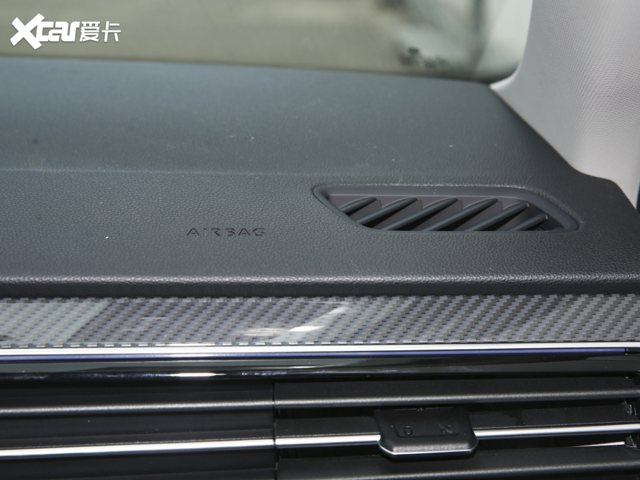 2022;^L 330TSI ԄӃR-LineŞ