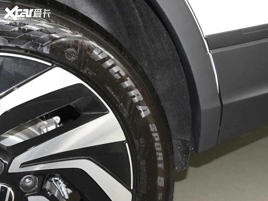 2022;^L 330TSI ԄӃ