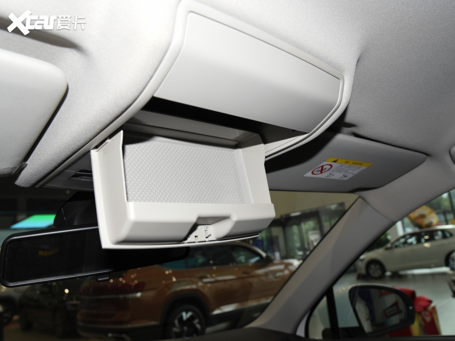 2022;^L 330TSI ԄӃ