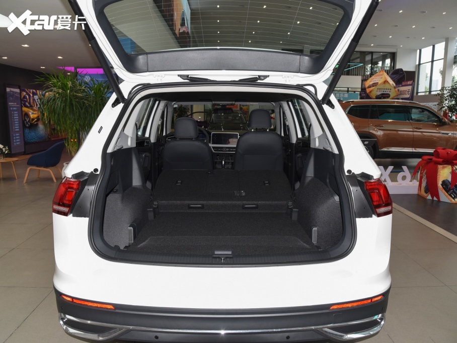 2022;^L 330TSI ԄӃ