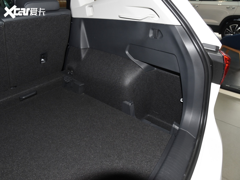 2022;^L 330TSI ԄӃ