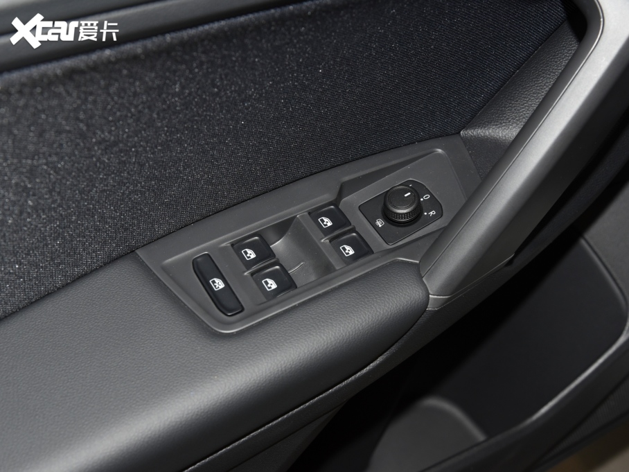 2022;^L 330TSI ԄӃ