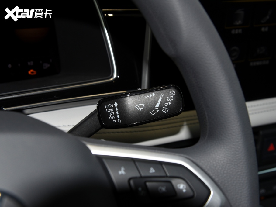 2022;^L 330TSI ԄӃ