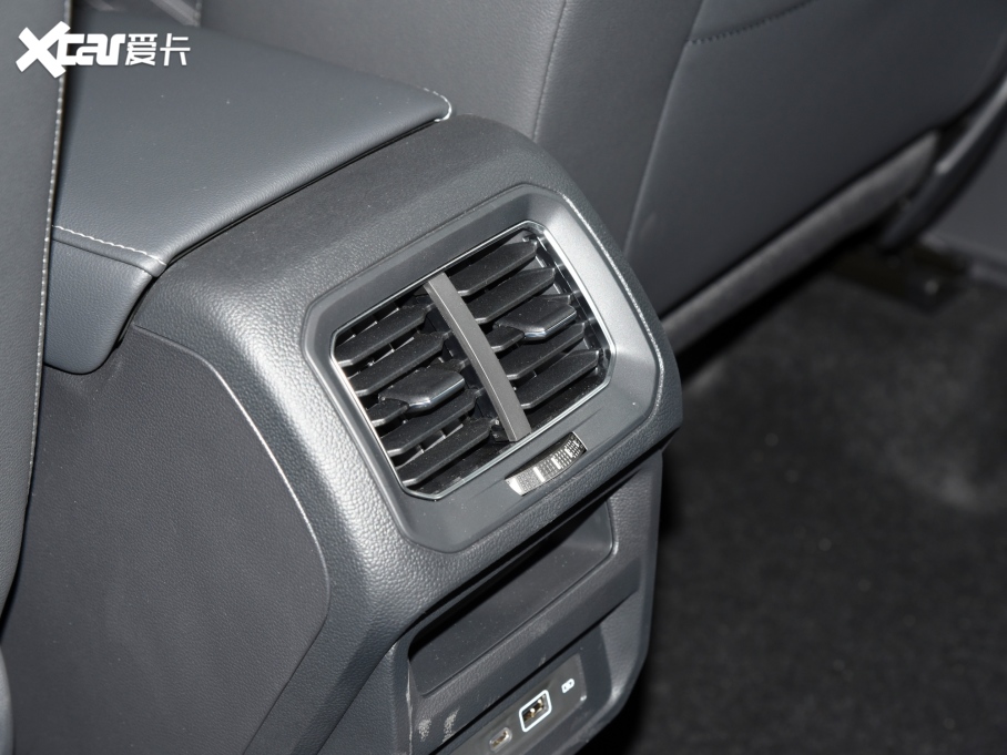 2022;^L 330TSI ԄӃ