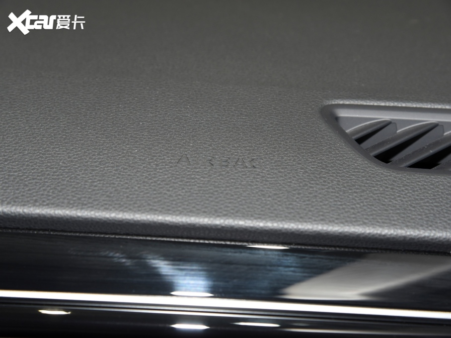 2022;^L 330TSI ԄӃ