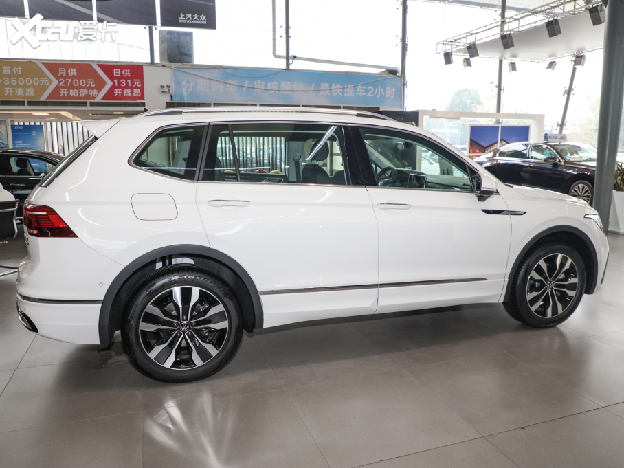 2022;^L 380TSI ԄR-LineԽ7