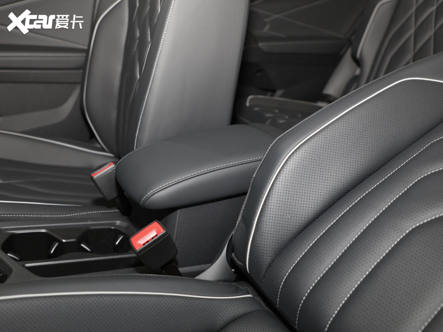 2022;^L 380TSI ԄR-LineԽ7