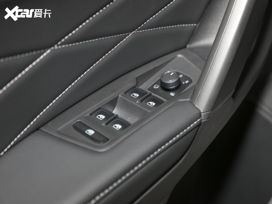 2022;^L 380TSI ԄR-LineԽ7