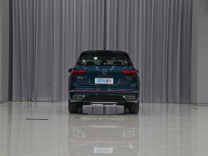 2022款380TSI 自动四驱R-Line旗舰版7座 正后	