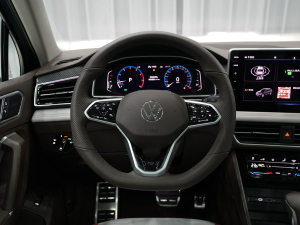 2022款380TSI 自动四驱R-Line旗舰版7座 方向盘