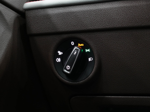 2022380TSI ԄR-LineŞ7 п؅^