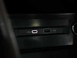 2022380TSI ԄR-LineŞ7 п؅^