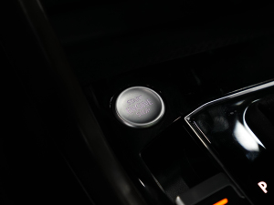 2022380TSI ԄR-LineŞ7 п؅^