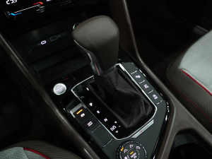 2022380TSI ԄR-LineŞ7 п؅^