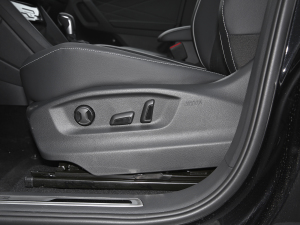 2022330TSI ԄӃR-LineԽ g