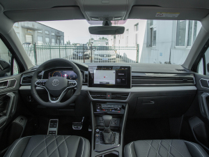 2022款330TSI 自动两驱R-Line越享版 内饰全景
