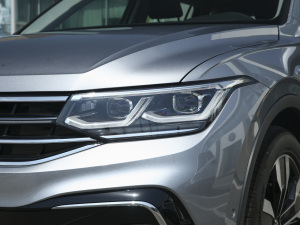 2022款330TSI 自动两驱R-Line旗舰版 大灯