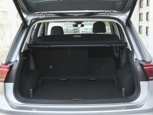 2022330TSI ԄӃR-LineŞ g