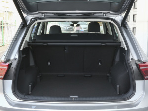 2022330TSI ԄӃR-LineŞ g