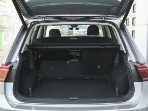 2022330TSI ԄӃR-LineŞ g