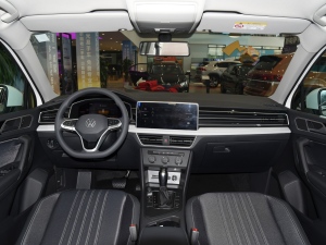 2022款330TSI 自动两驱舒享版 内饰全景