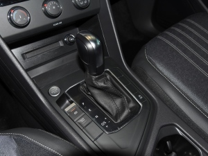 2022款330TSI 自动两驱舒享版 换挡杆