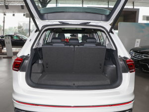 2022款380TSI 自动四驱R-Line越享版7座 行李厢空间
