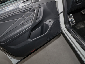 2022380TSI ԄR-LineԽ7 ǰTg