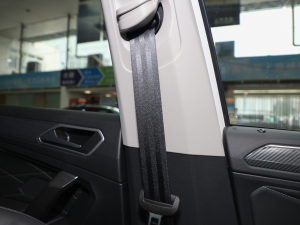 2022380TSI ԄR-LineԽ7 g