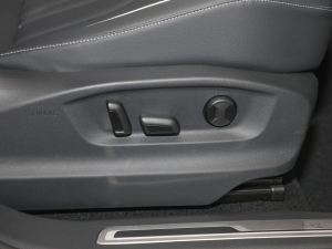 2022380TSI ԄR-LineԽ7 g