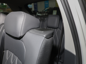 2022380TSI ԄR-LineԽ7 g