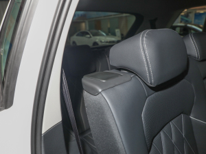 2022380TSI ԄR-LineԽ7 g