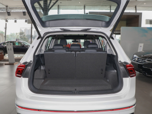 2022380TSI ԄR-LineԽ7 g