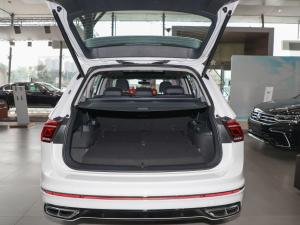 2022380TSI ԄR-LineԽ7 g