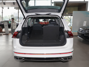 2022380TSI ԄR-LineԽ7 g