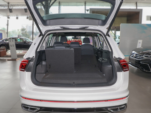 2022380TSI ԄR-LineԽ7 g