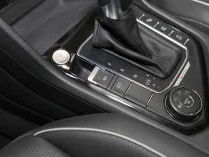 2022380TSI Ԅ(dng)(q)R-LineԽ7 v܇(ch)Ƅ(dng)