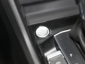 2022380TSI ԄR-LineԽ7 п؅^