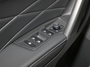 2022380TSI ԄR-LineԽ7 п؅^