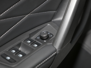 2022380TSI ԄR-LineԽ7 п؅^