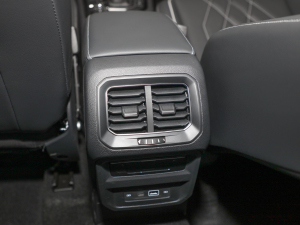 2022380TSI Ԅ(dng)(q)R-LineԽ7 п؅^(q)