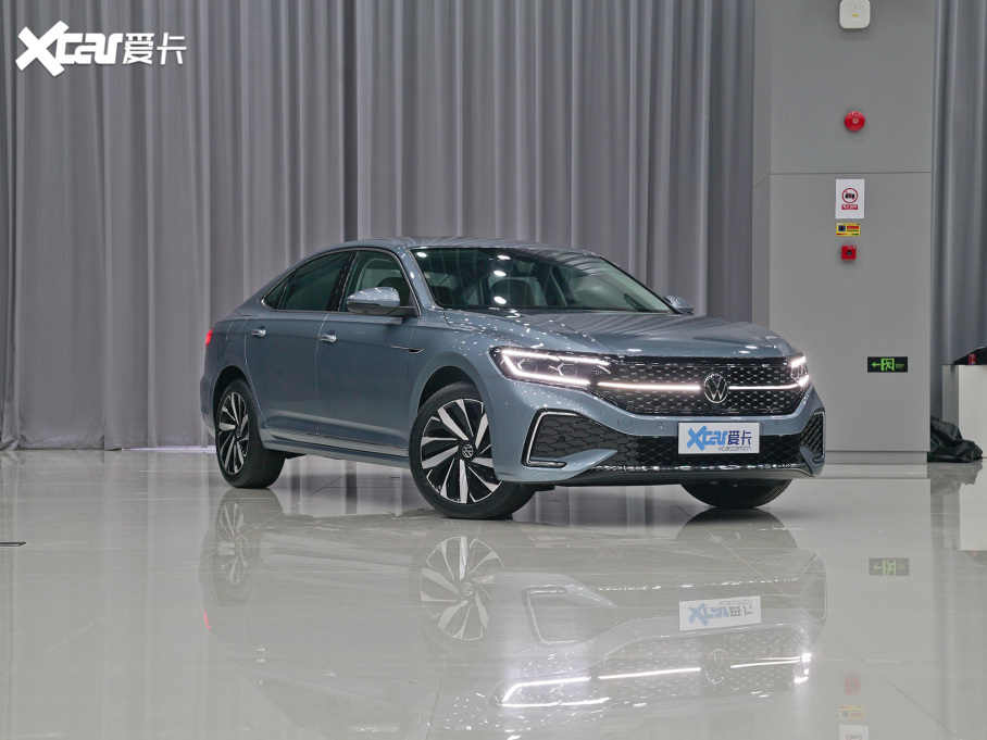 2022�����_�� 330TSI �ǿ����F��