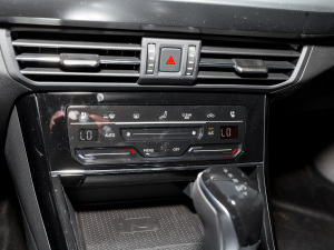 2022330TSI A {(dio){(dio)(ji)