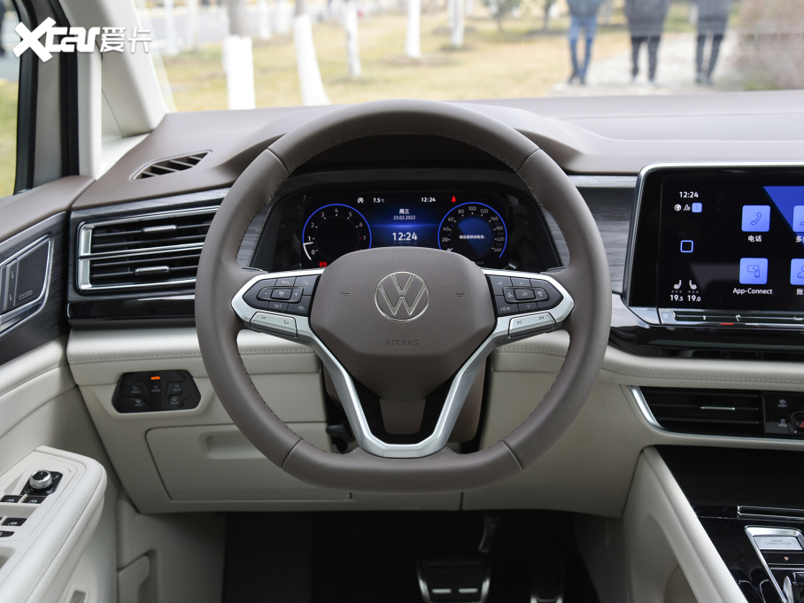 2022����Ȼ 380TSI ��Ş��