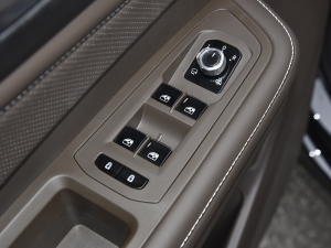 2022330TSI A {܇ƅ^(q)	