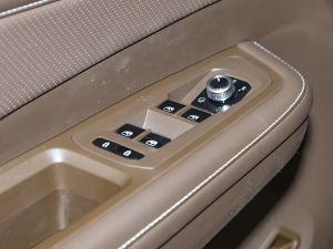 2022380TSI Y {܇(ch)ƅ^(q)	