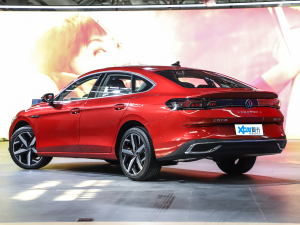 2022款凌渡L 280TSI DSG超辣旗舰版 左后45度