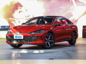 2022款凌渡L 280TSI DSG超辣旗舰版 左前45度