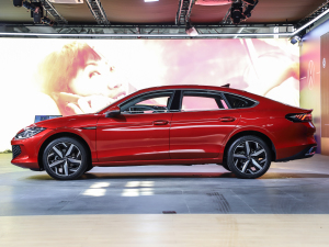 2022款凌渡L 280TSI DSG超辣旗舰版 正侧（左）