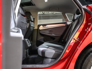 2022款凌渡L 280TSI DSG超辣旗舰版 后排空间